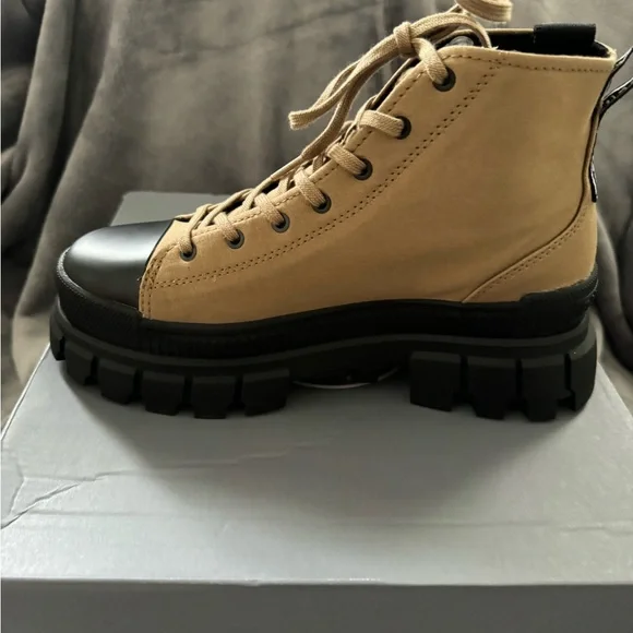 Palladium Women’s Revolt HI TX Boots - size 9 (NEW IN BOX) - Picture 5 of 7
